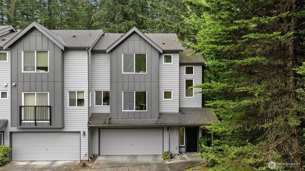Photo of 3758 257th Avenue SE #4-4, Issaquah, WA 98029 (MLS # 2370333)