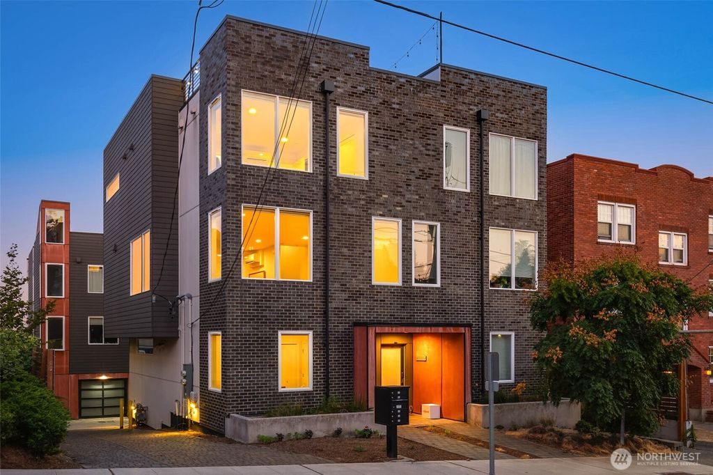 Photo of 1918 5th Avenue N #B, Seattle, WA 98109 (MLS # 2465900)