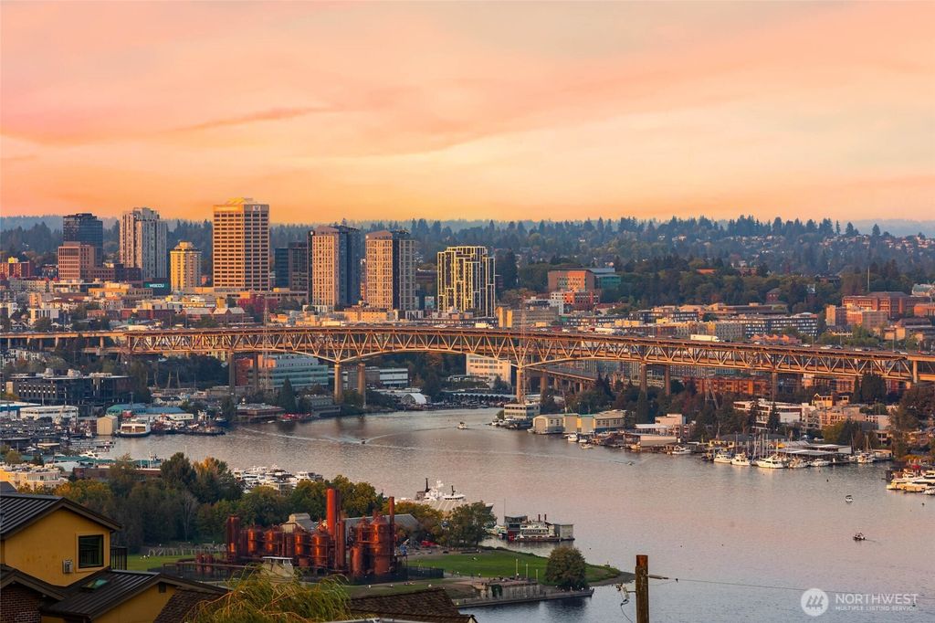 Photo of 1918 5th Avenue N #B, Seattle, WA 98109 (MLS # 2465900)