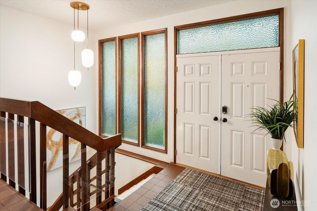 Photo of 2631 NW 205th Street, Shoreline, WA 98177 (MLS # 2459579)