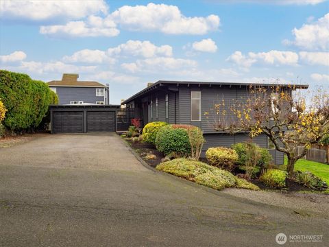 Photo of 2631 NW 205th Street, Shoreline, WA 98177 (MLS # 2459579)