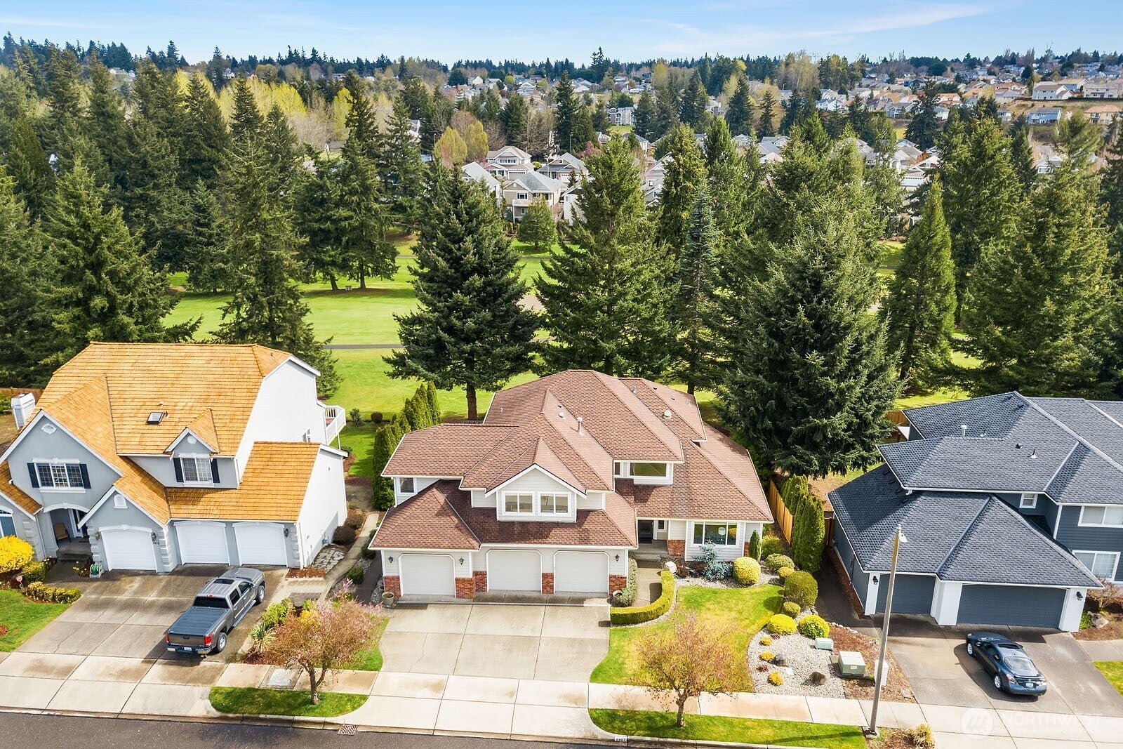 4407 Country Club Drive NE