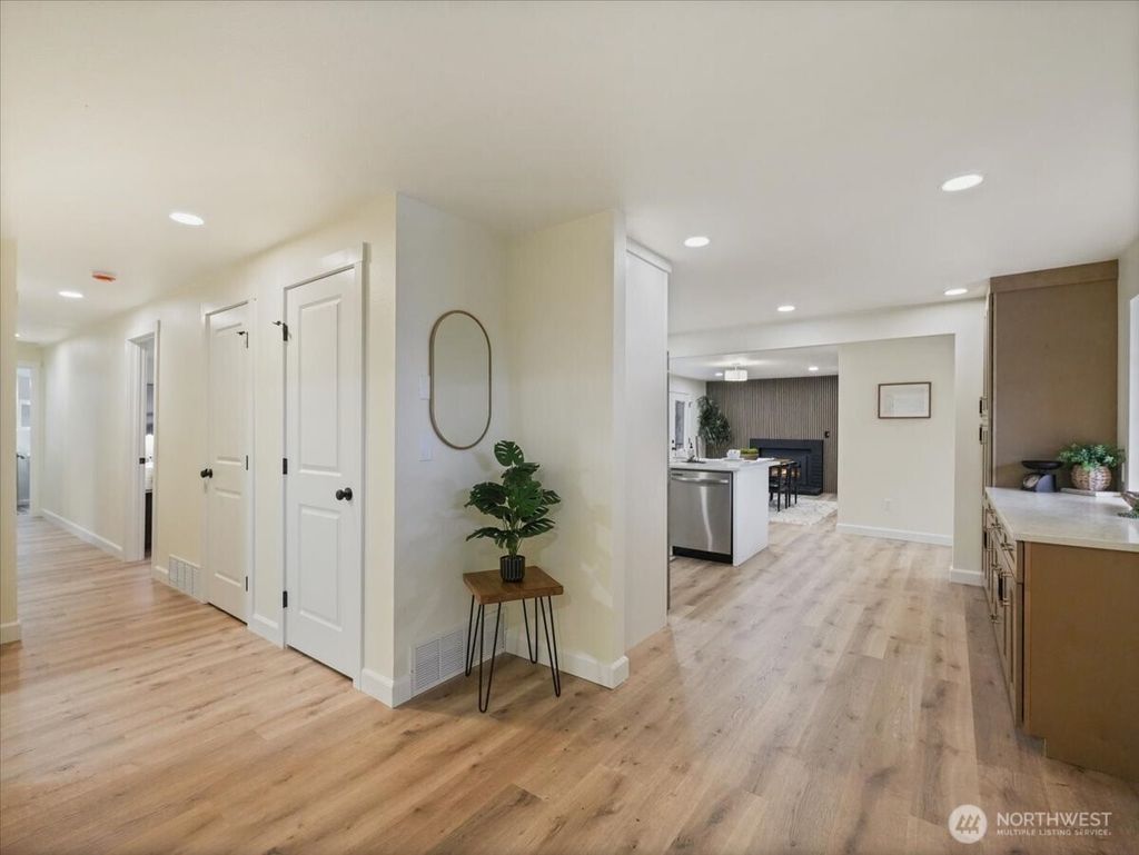 Photo of 5031 98th Street SW, Mukilteo, WA 98275 (MLS # 2500056)