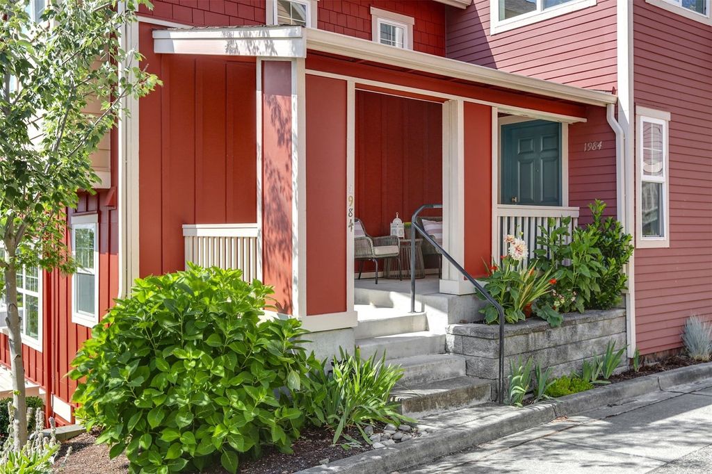 Photo of 1984 17th Avenue NE, Issaquah, WA 98029 (MLS # 2165699)