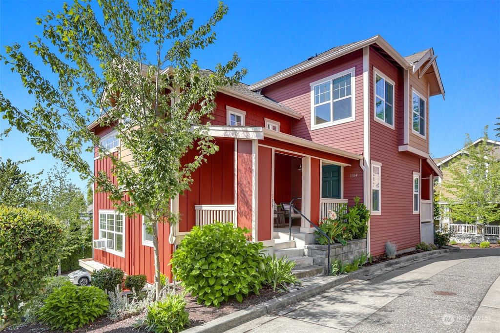 Photo of 1984 17th Avenue NE, Issaquah, WA 98029 (MLS # 2165699)