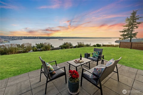 Photo of 2040 Browns Point Boulevard, Tacoma, WA 98422 (MLS # 2579532)