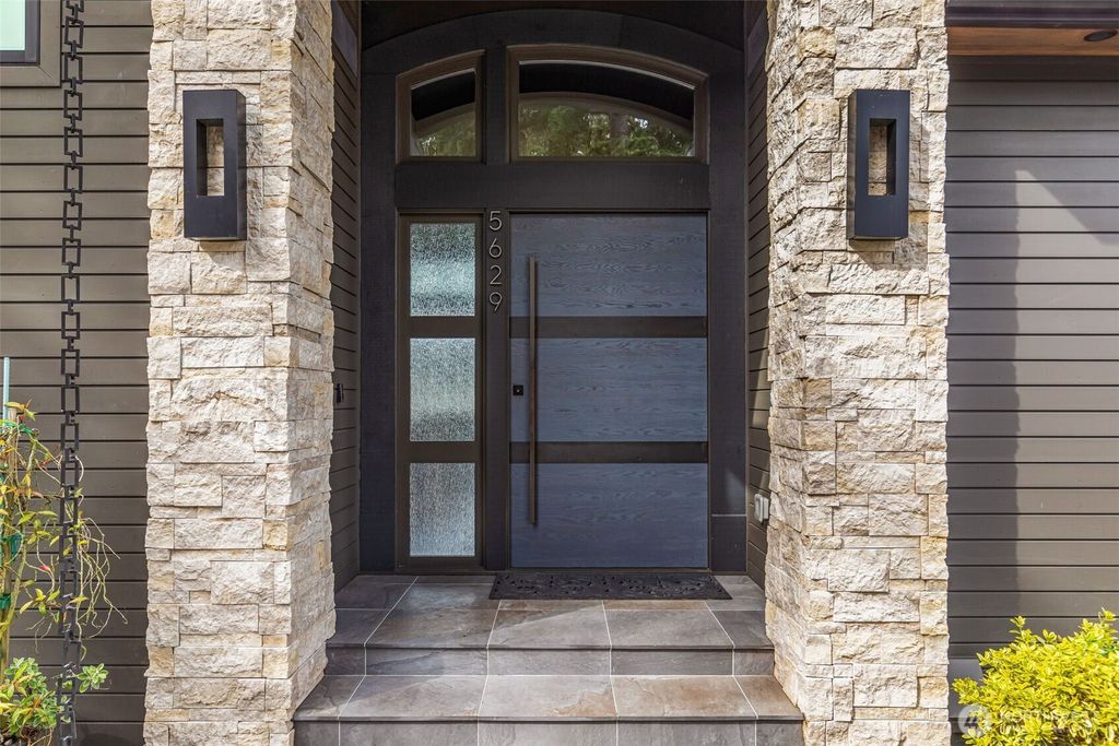 Photo of 5629 Pleasure Point Lane SE, Bellevue, WA 98006 (MLS # 2497031)