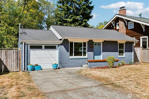 Photo of 9227 Palatine Avenue N, Seattle, WA 98103 (MLS # 2564938)