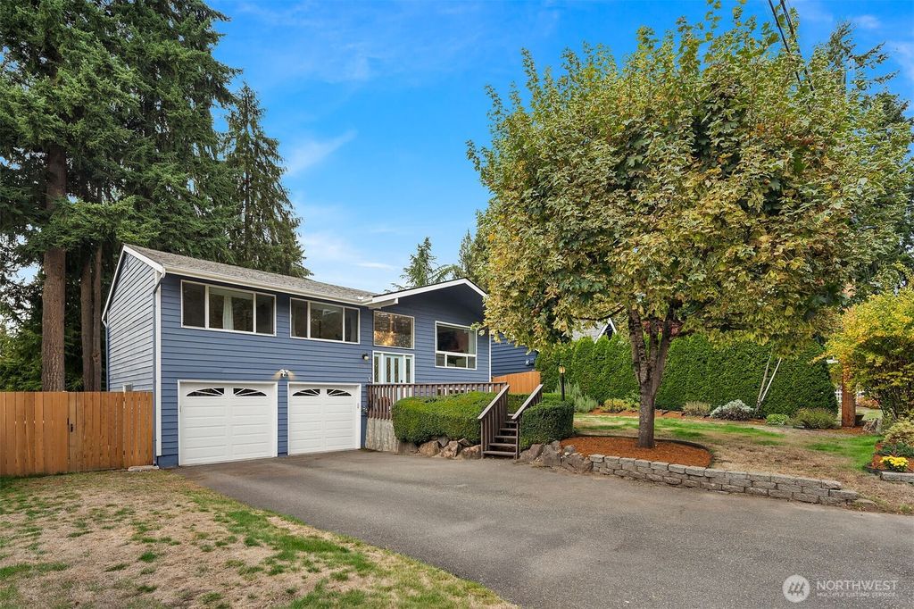 Photo of 9625 164th Avenue NE, Redmond, WA 98052 (MLS # 2445929)