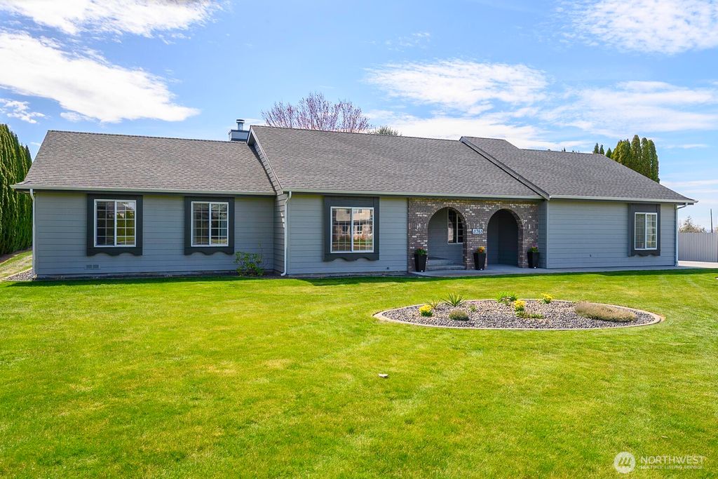 Photo of 11765 Chris Drive NE, Moses Lake, WA 98837 (MLS # 2504075)