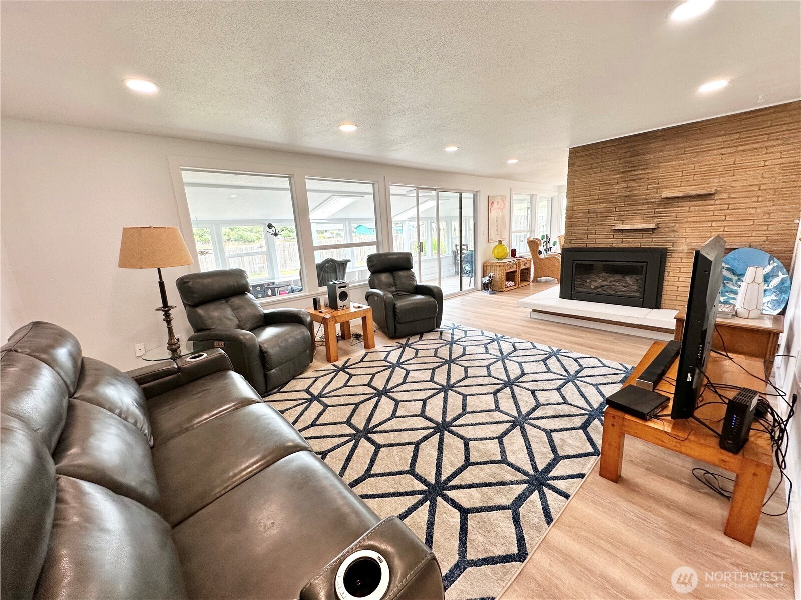 470 Canal Drive NE