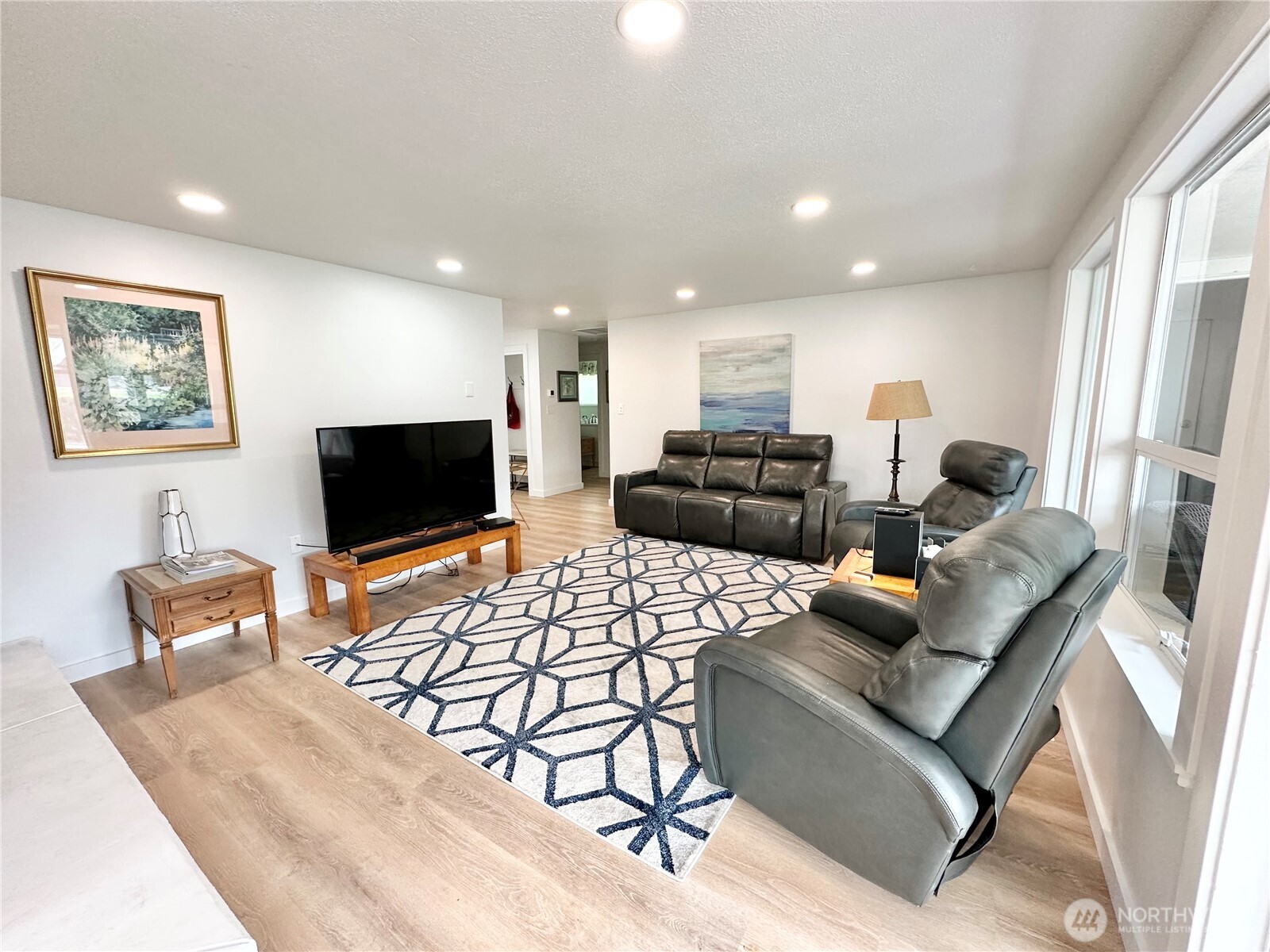 470 Canal Drive NE
