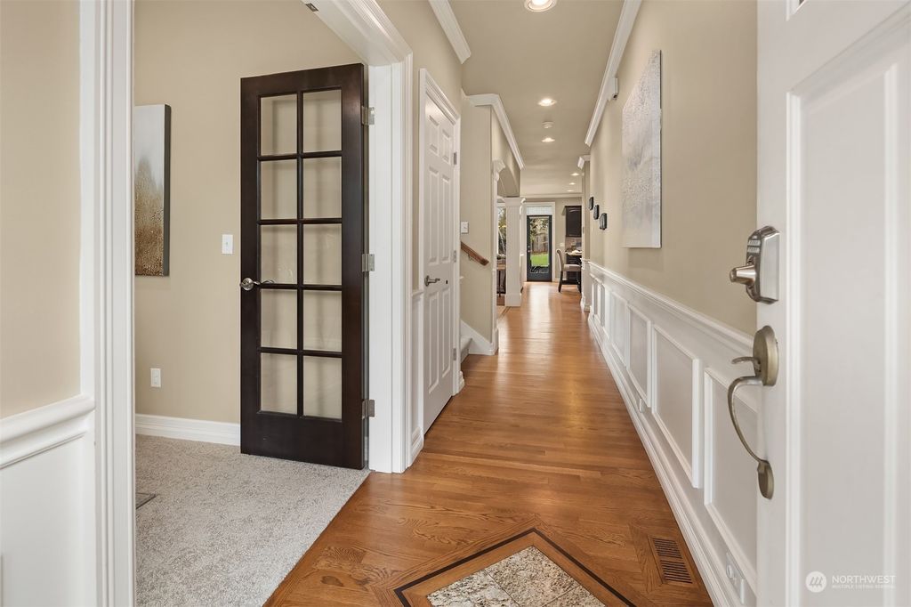 Photo of 8028 124th Court NE, Kirkland, WA 98033 (MLS # 2029962)