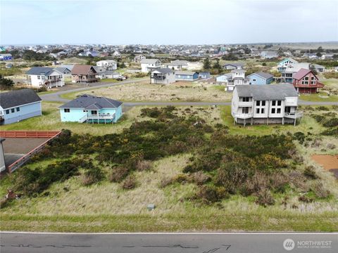 Photo of 1493 E Ocean Shores Boulevard SW, Ocean Shores, WA 98569 (MLS # 2512150)