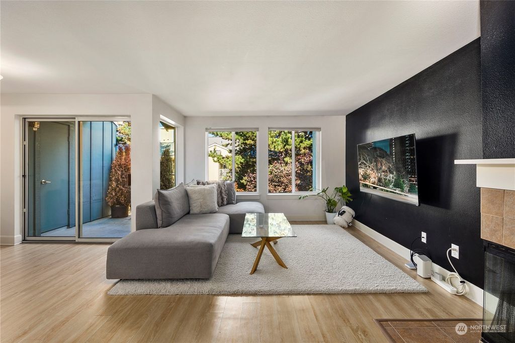 Photo of 300 N 130th Street #5305, Seattle, WA 98133 (MLS # 2164644)