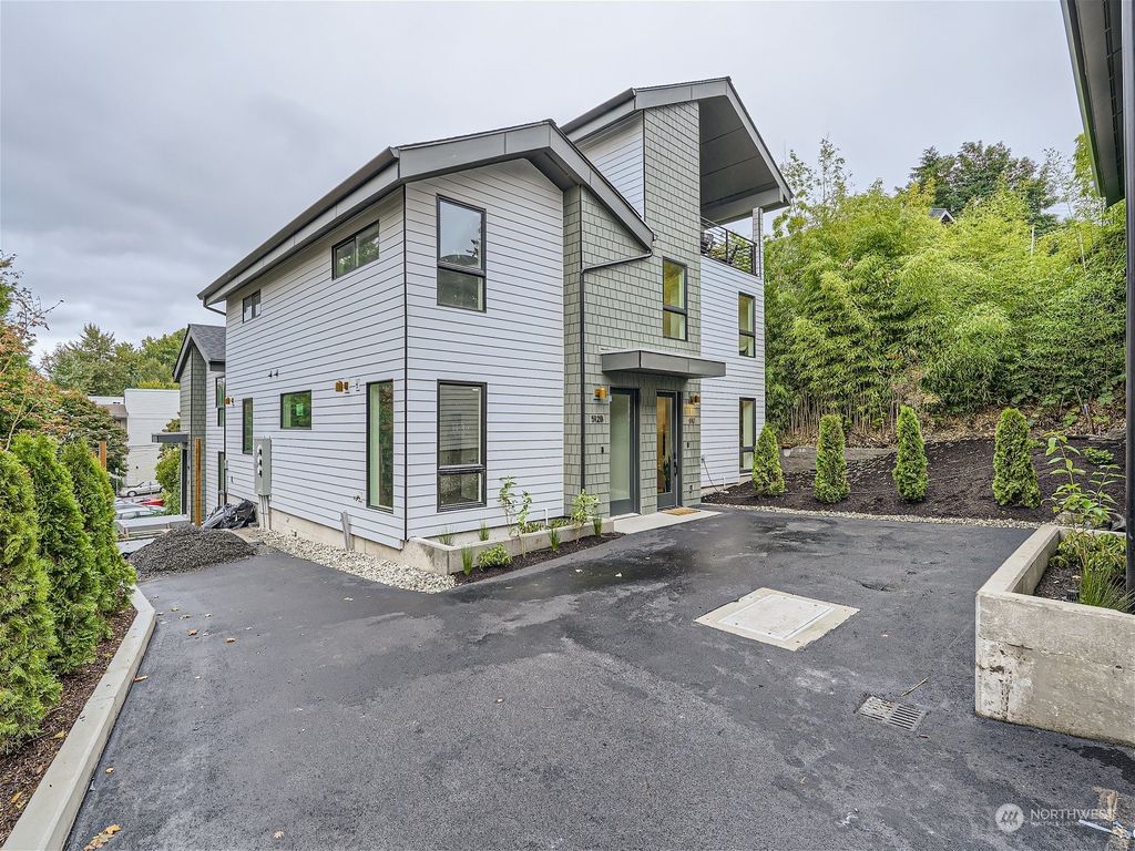 Photo of 514 NE 102nd Street, Seattle, WA 98125 (MLS # 2185606)