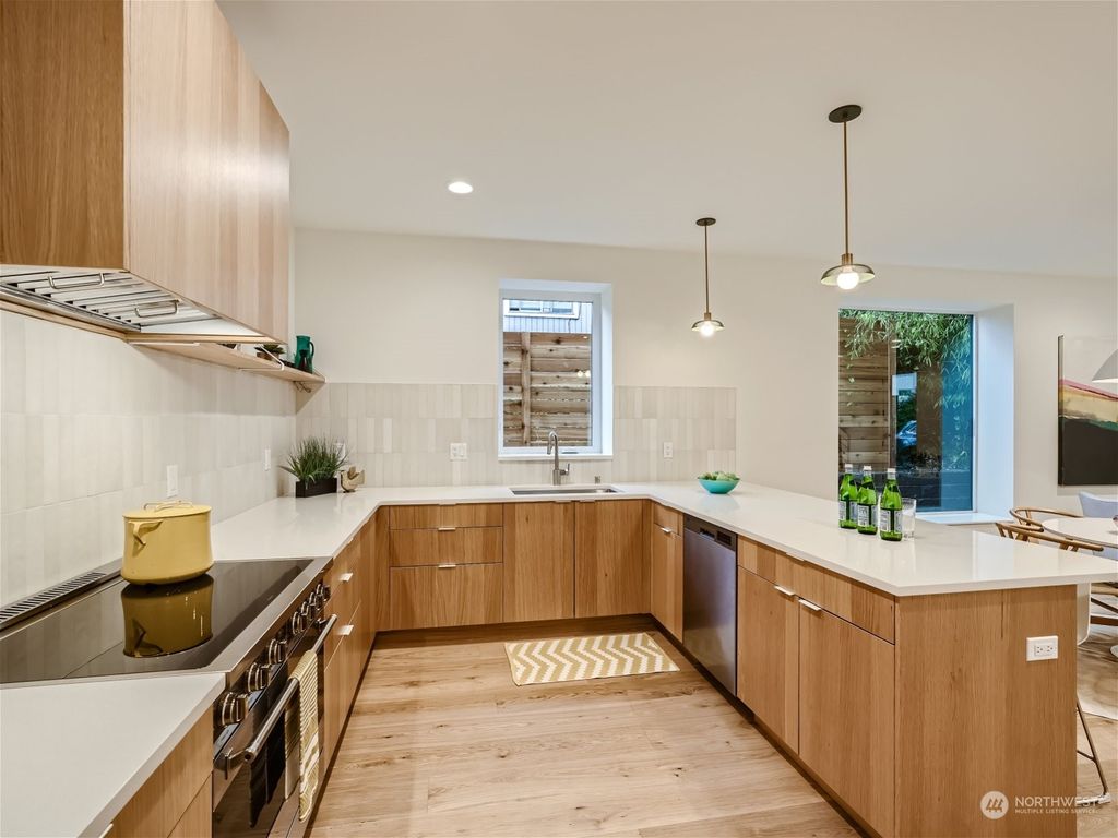 Photo of 514 NE 102nd Street, Seattle, WA 98125 (MLS # 2185606)