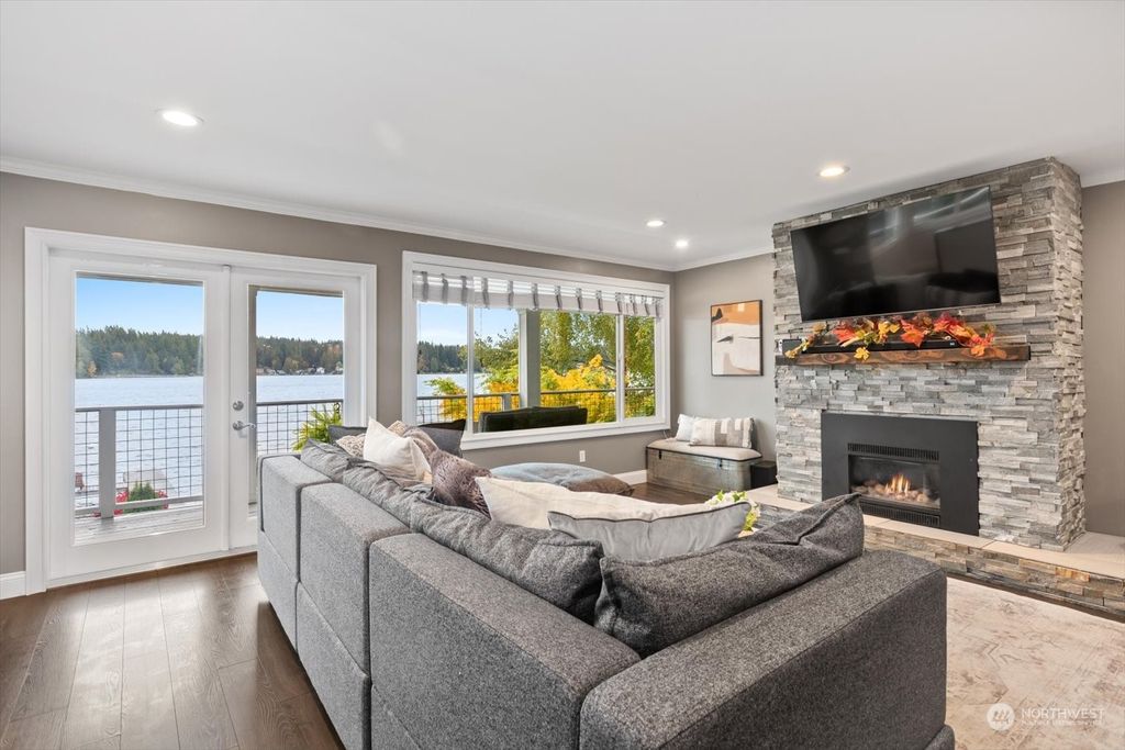 listing image 9364116554186150825