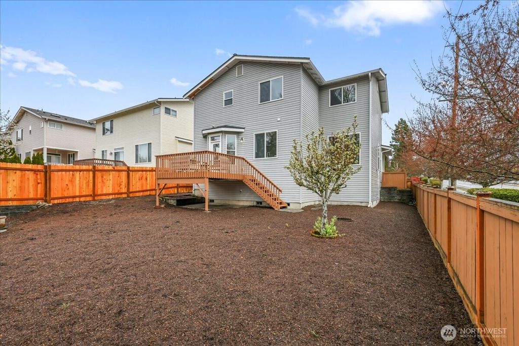 Photo of 401 Graham Avenue NE, Renton, WA 98059 (MLS # 2352207)