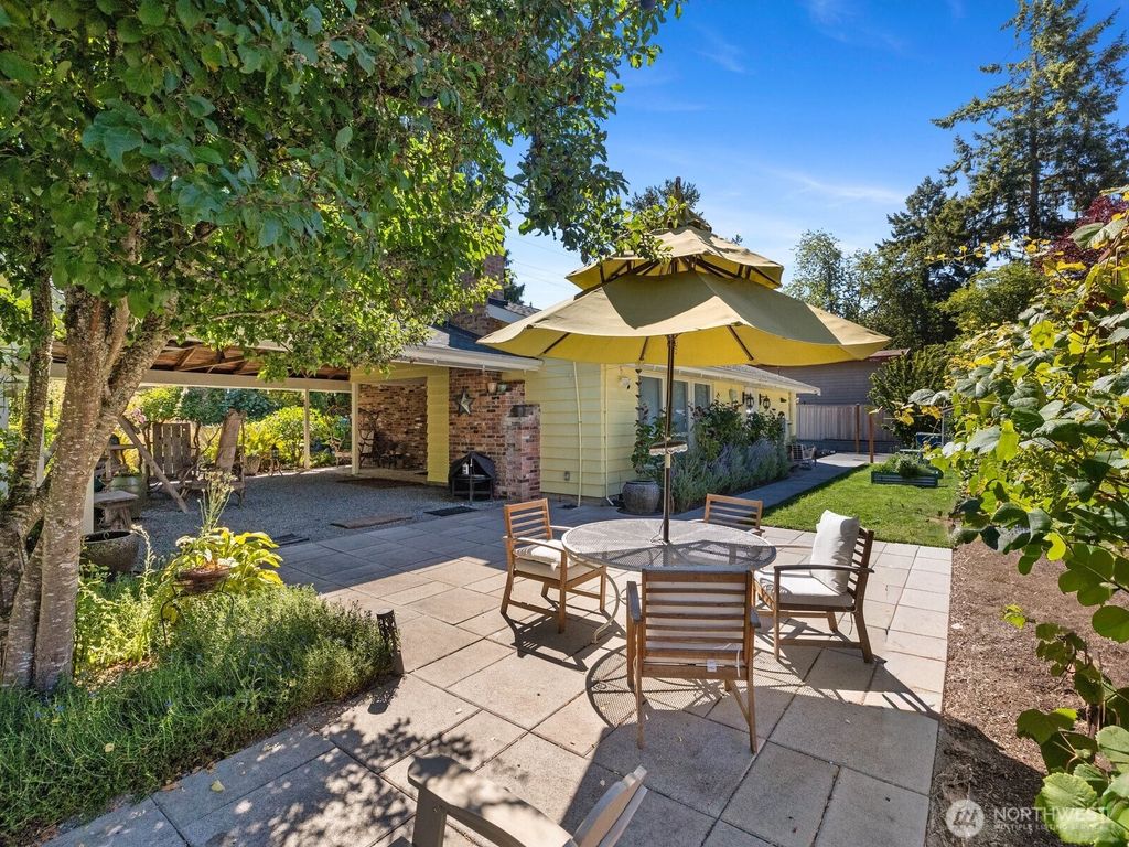 Photo of 19508 88th Avenue W, Edmonds, WA 98026 (MLS # 2422637)