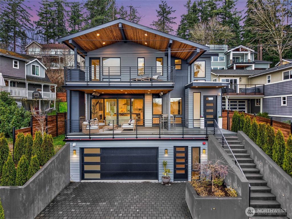 Photo of 11855 89th Place NE, Kirkland, WA 98034 (MLS # 2509016)