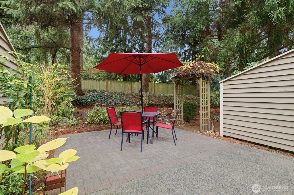 Photo of 9606 NE 121st Lane, Kirkland, WA 98034 (MLS # 2458874)