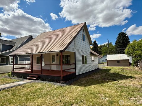 Photo of 107 E Richmond Avenue, Dayton, WA 99328 (MLS # 2398100)