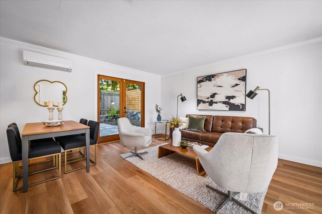 Photo of 14346 Interlake Avenue N, Seattle, WA 98133 (MLS # 2580924)