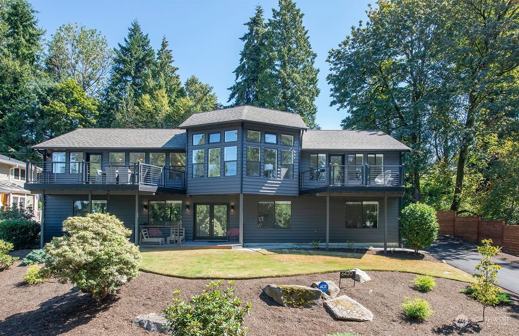 Photo of 6420 114th Avenue NE, Kirkland, WA 98033 (MLS # 1996270)