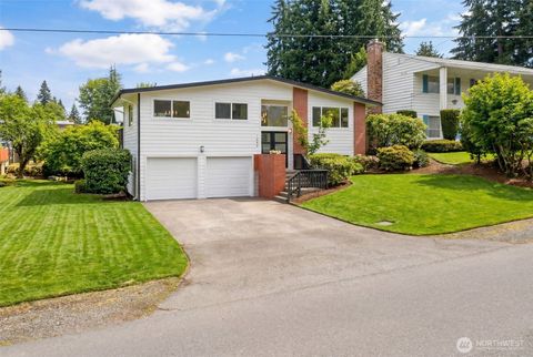 Photo of 1324 E Walnut Street, Kent, WA 98030 (MLS # 2482482)