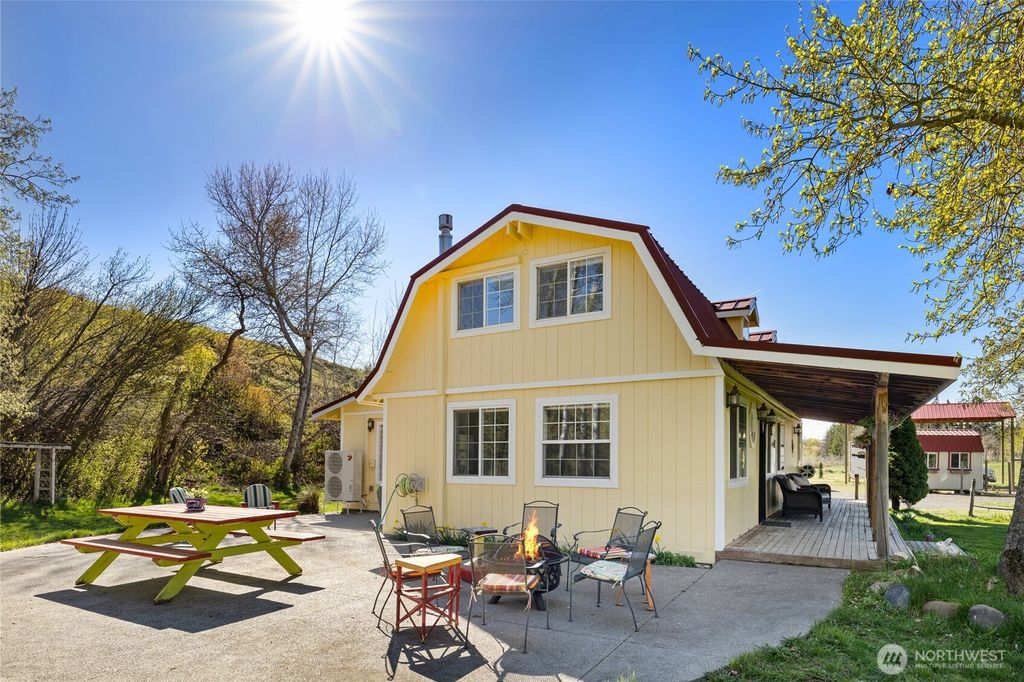 Photo of 11661 Hwy 10, Ellensburg, WA 98926 (MLS # 2504968)