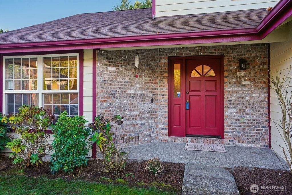 Photo of 27114 109th Court SE, Kent, WA 98030 (MLS # 2455526)