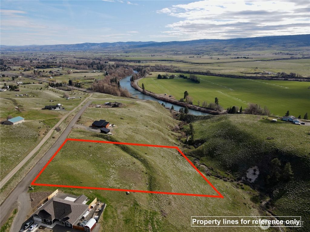Photo of 731 Deer Valley Drive, Ellensburg, WA 98926 (MLS # 2504046)