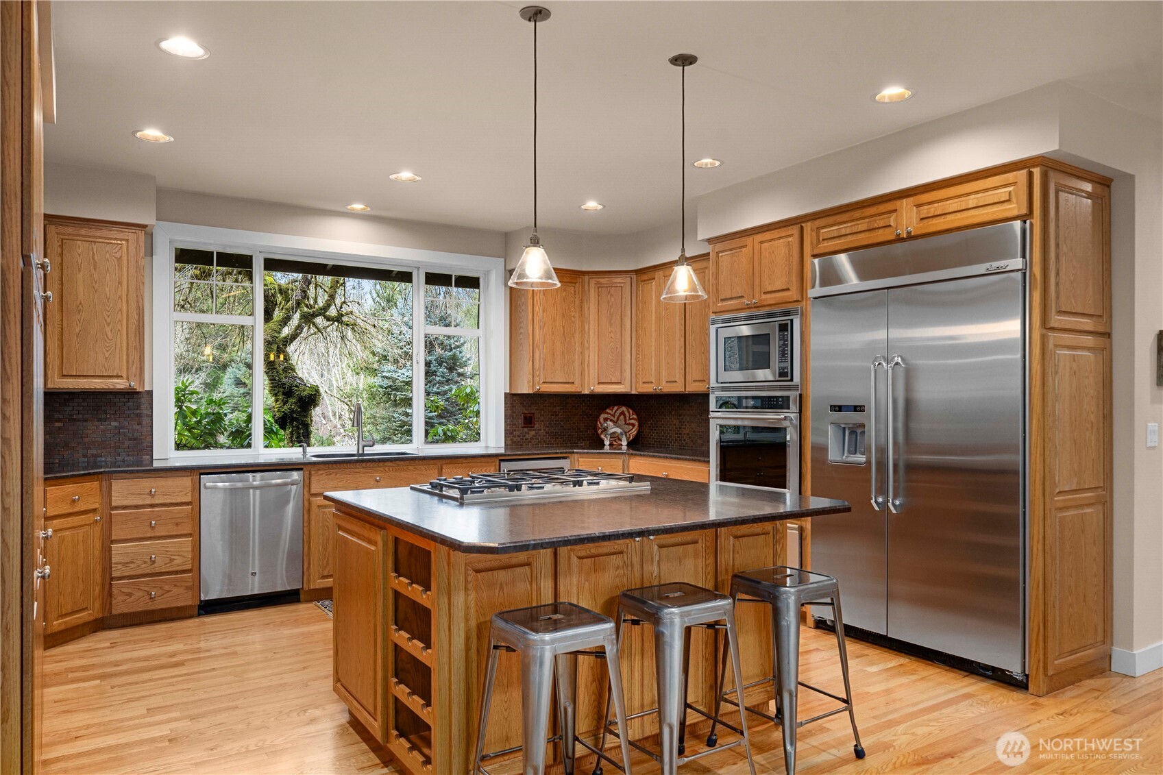 Maple Valley, Washington 98038, United States, 3 Bedrooms Bedrooms, ,3 BathroomsBathrooms,Residential,Pending,78521