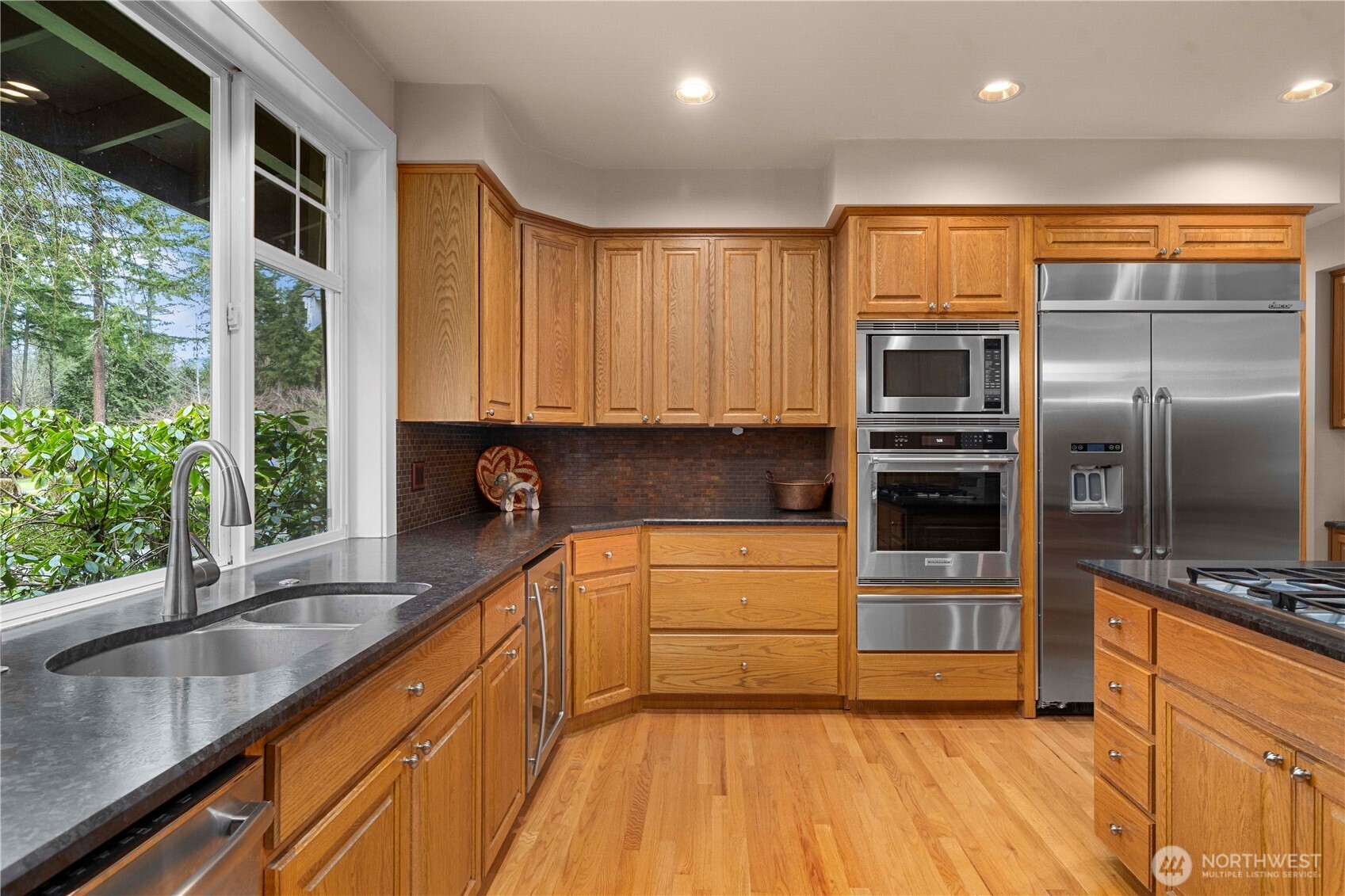 Maple Valley, Washington 98038, United States, 3 Bedrooms Bedrooms, ,3 BathroomsBathrooms,Residential,Pending,78521