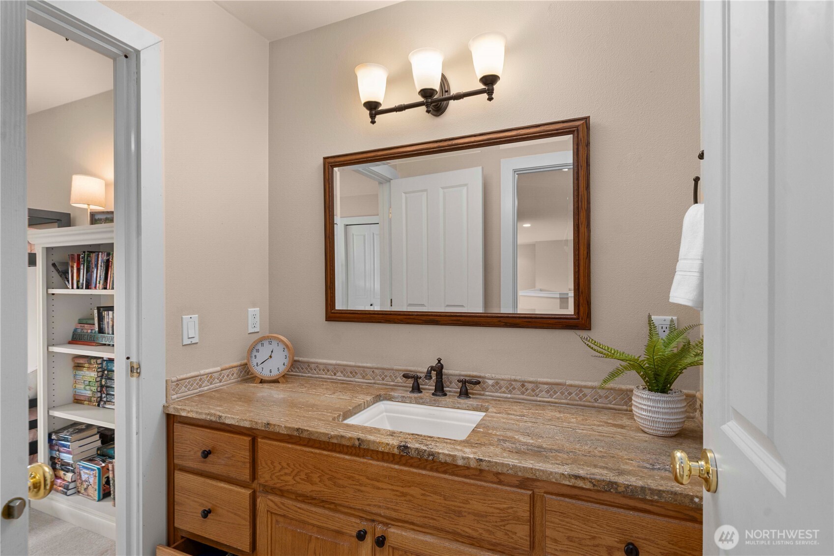 Maple Valley, Washington 98038, United States, 3 Bedrooms Bedrooms, ,3 BathroomsBathrooms,Residential,Pending,78521