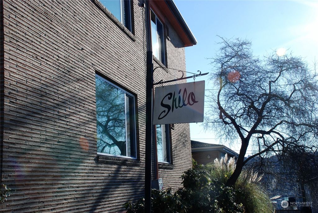 Photo of 501 N Bowdoin Place, Seattle, WA 98103 (MLS # 2136592)