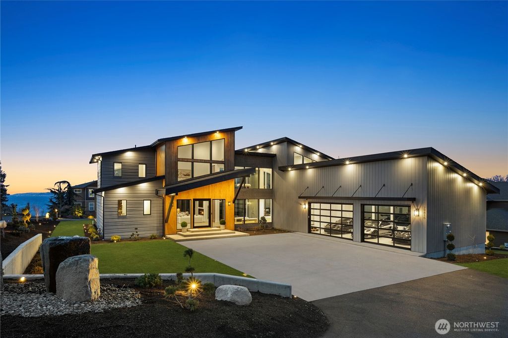 Photo of 29816 23rd Avenue SW, Federal Way, WA 98023 (MLS # 2486919)