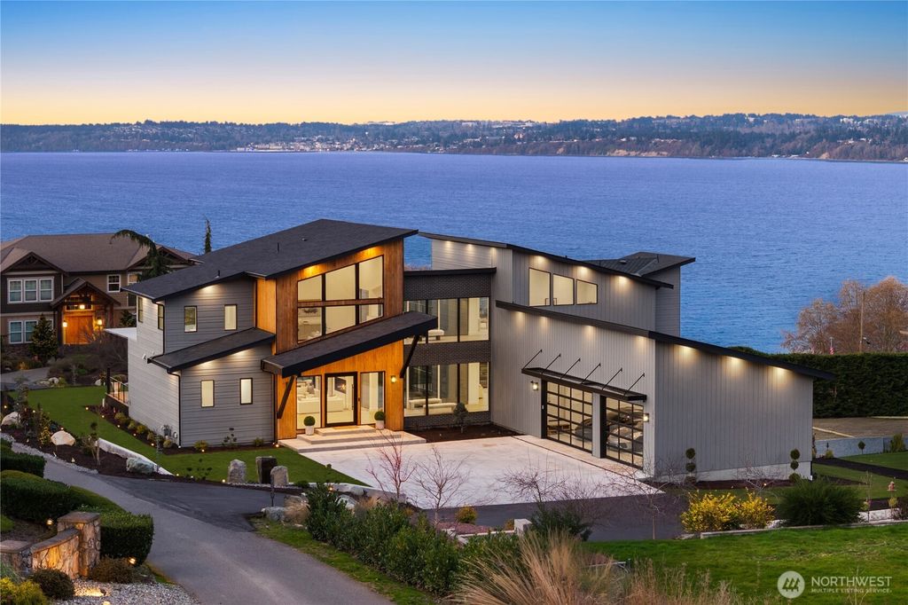 Photo of 29816 23rd Avenue SW, Federal Way, WA 98023 (MLS # 2486919)