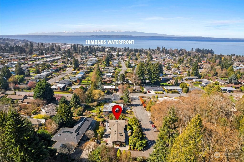 Photo of 1130 Sierra Place, Edmonds, WA 98020 (MLS # 2211734)