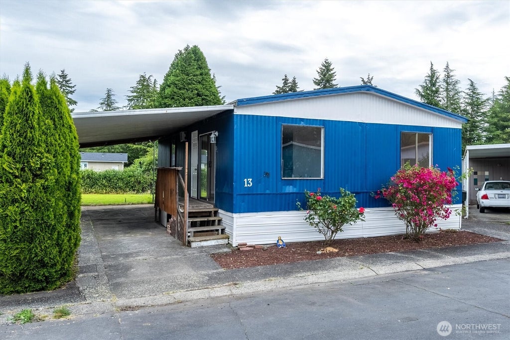 Photo of 4400 Ocean Beach Highway #13, Longview, WA 98632 (MLS # 2535057)