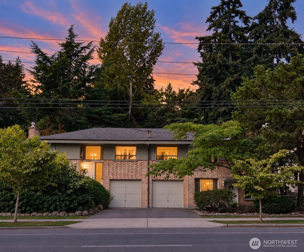 Photo of 13807 Greenwood Avenue N, Seattle, WA 98133 (MLS # 2584252)
