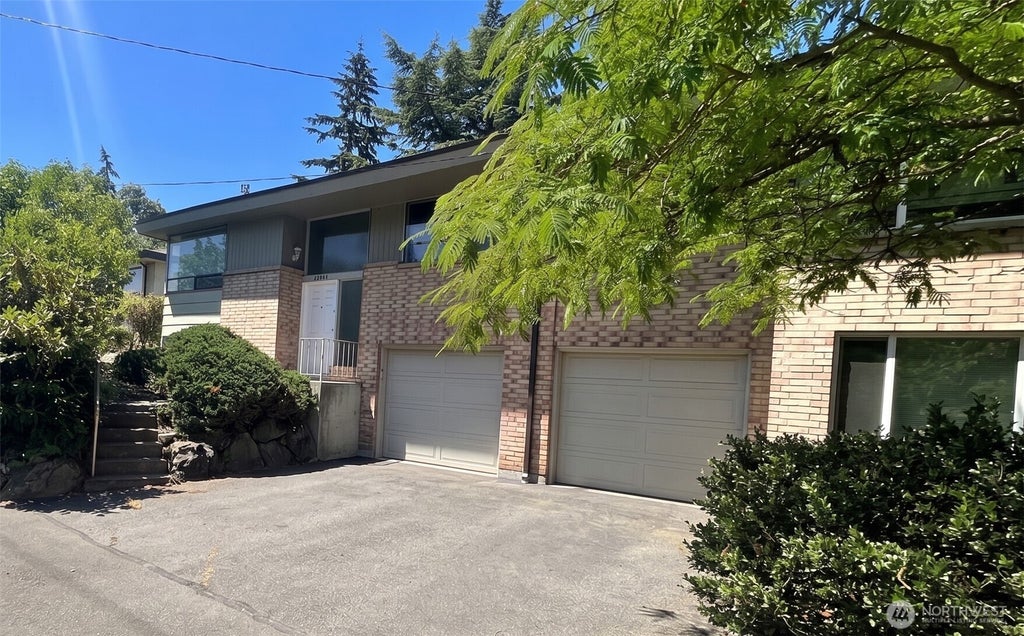 Photo of 13807 Greenwood Avenue N, Seattle, WA 98133 (MLS # 2584252)