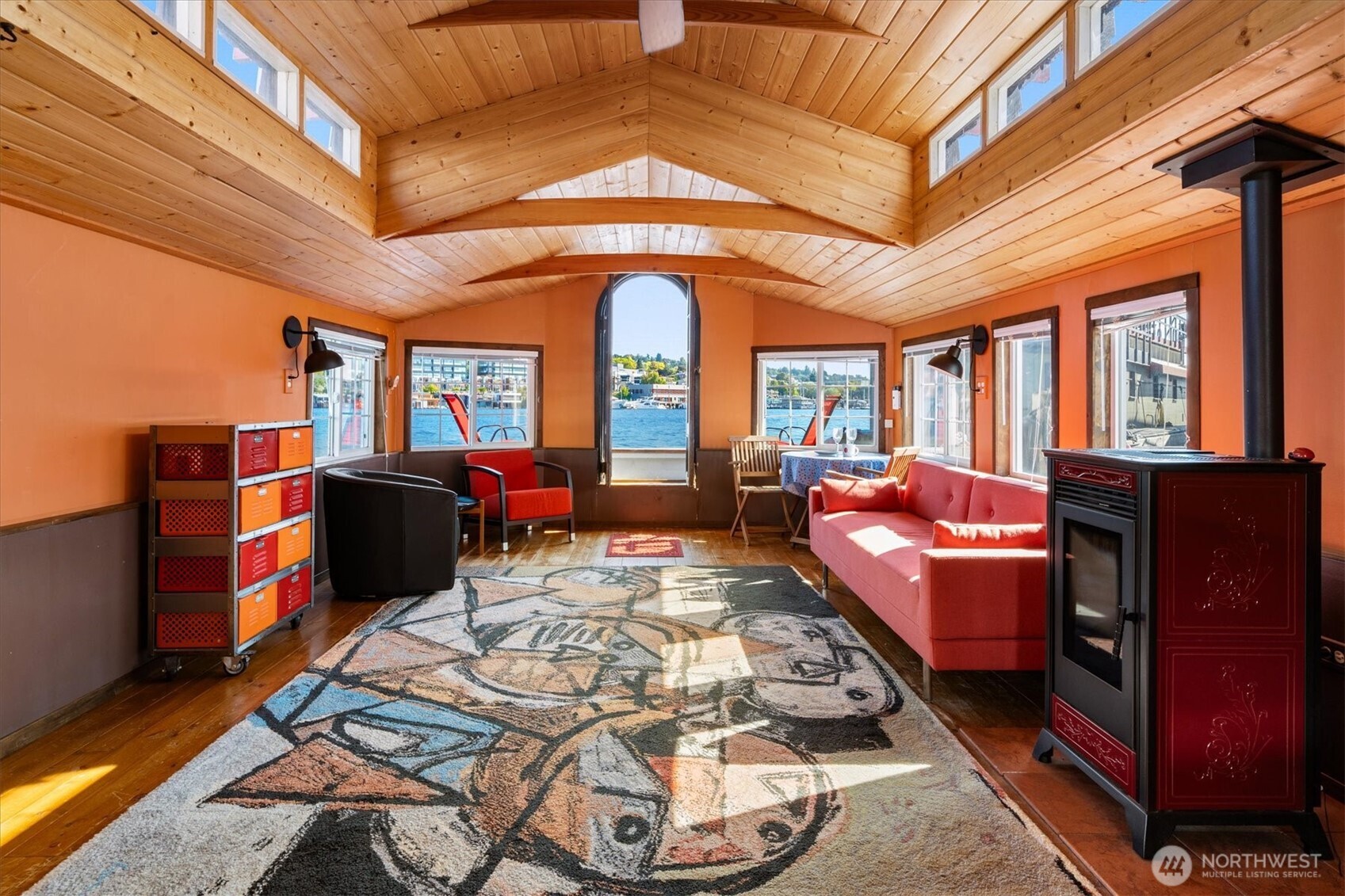 2401 N Northlake Way L6