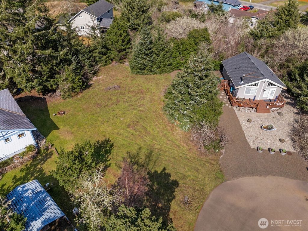 Photo of 844 Salal Court SW, Ocean Shores, WA 98569 (MLS # 2493463)