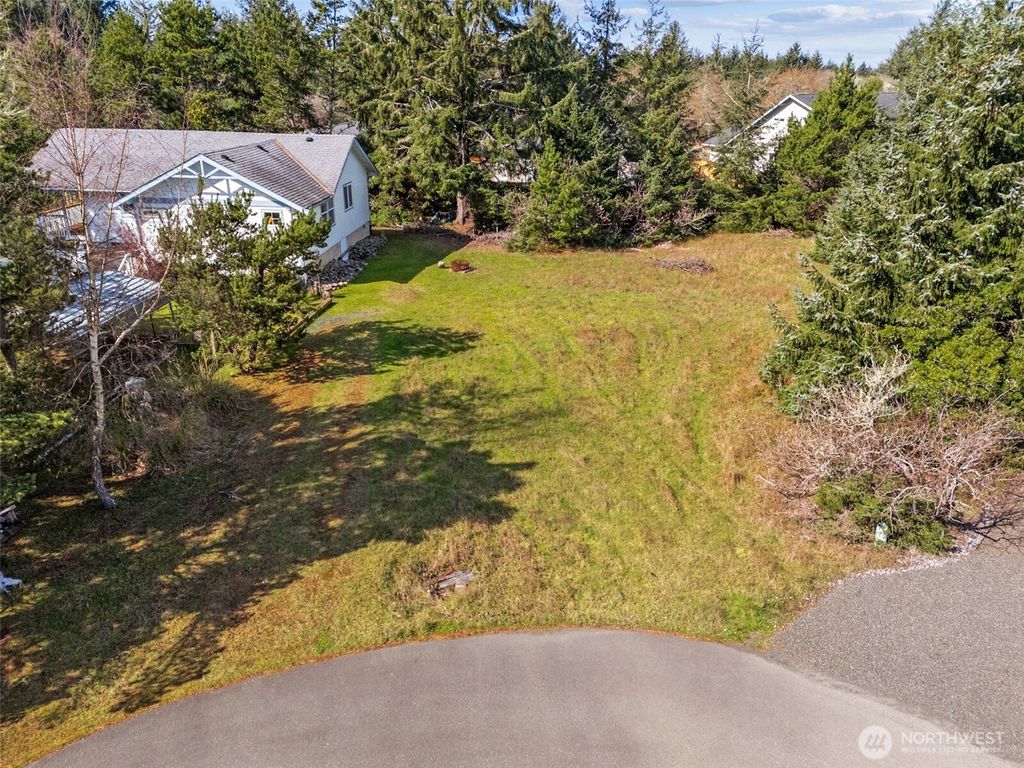 Photo of 844 Salal Court SW, Ocean Shores, WA 98569 (MLS # 2493463)