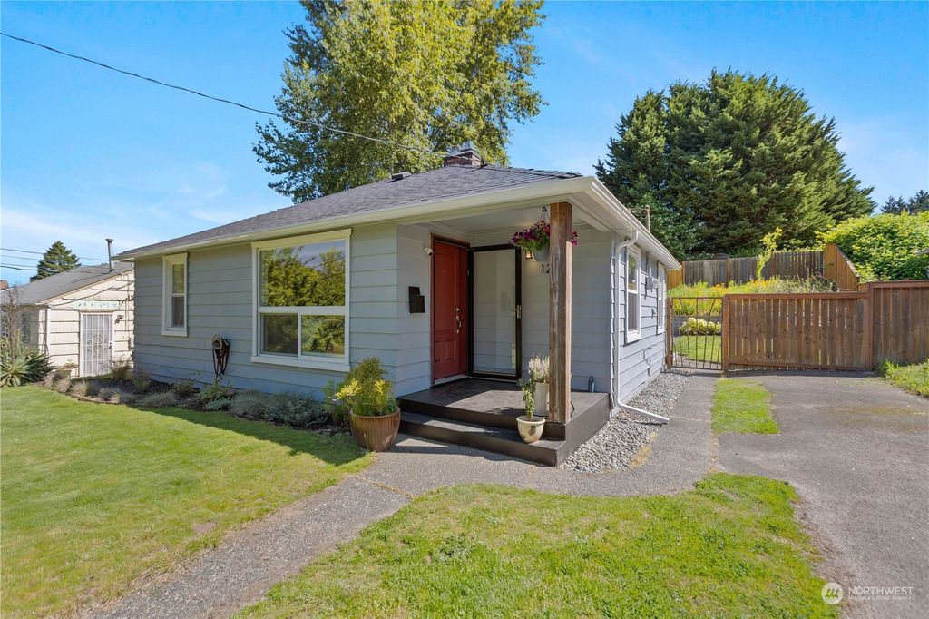 Photo of 12012 Renton Avenue S, Seattle, WA 98178 (MLS # 2070045)