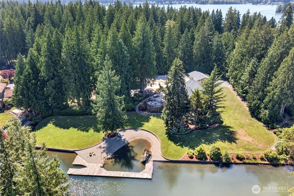 Photo of 21017 Snag Island Drive East DR, Lake Tapps, WA 98391 (MLS # 2551987)