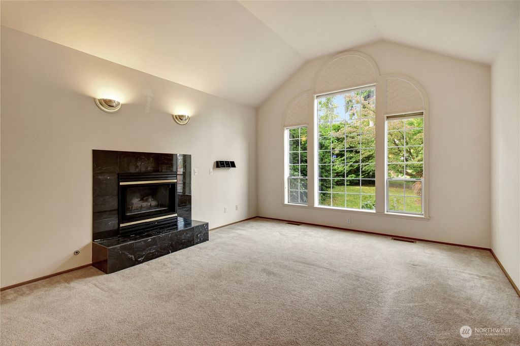 Photo of 12562 17th Avenue NE, Seattle, WA 98125 (MLS # 2297790)