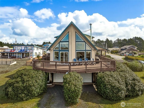 Photo of 33 1st Street S, Pacific Beach, WA 98571 (MLS # 2578046)